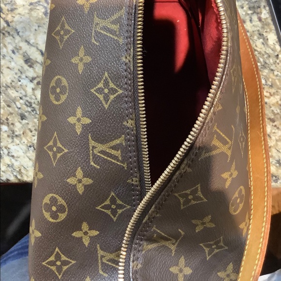 Gorgeous Sharon Stone Louis Vuitton hobo style! - Picture 9 of 10